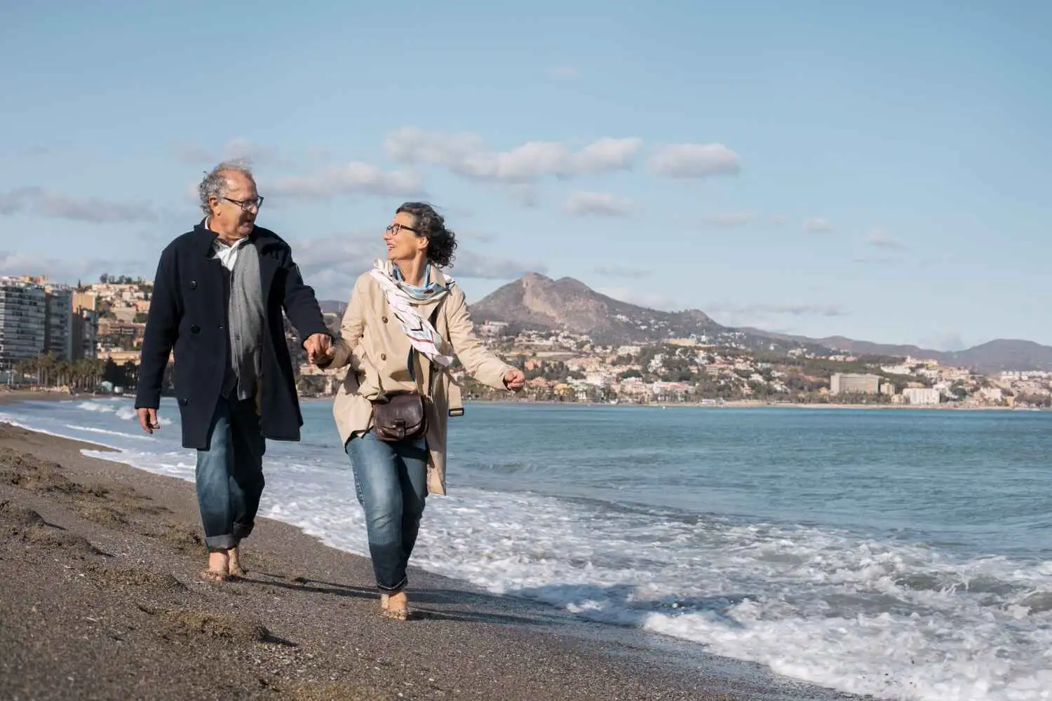 happy-couple-beach